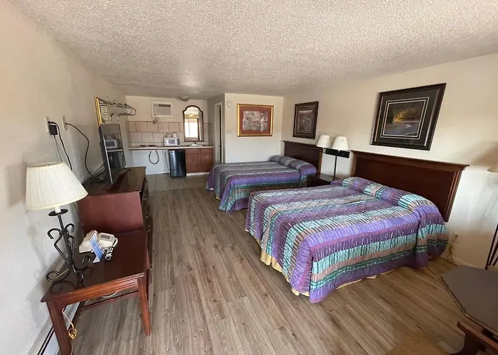Motel: Round-Up Motel