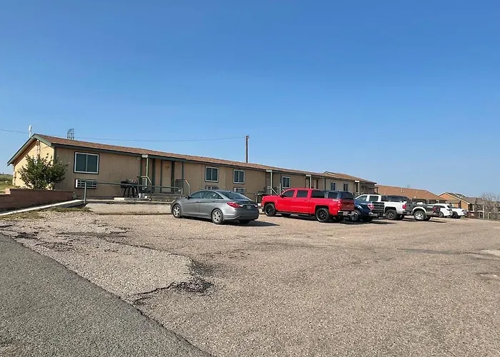 Motel: Round-Up Motel